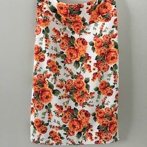 White/Floral Lularoe Textured Cassie Skirt🖤SALE🖤